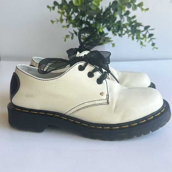 Dr. Martens White 1461 Hearts Smooth & Patent Leather Oxford Shoes Sz- - Picture 2 of 13